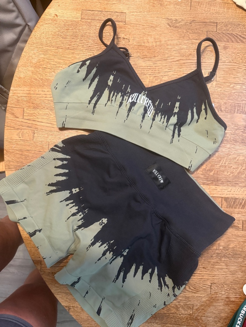 KillCrew Olive & Black Shatter Design Seamless Sports Bra and Shorts Set